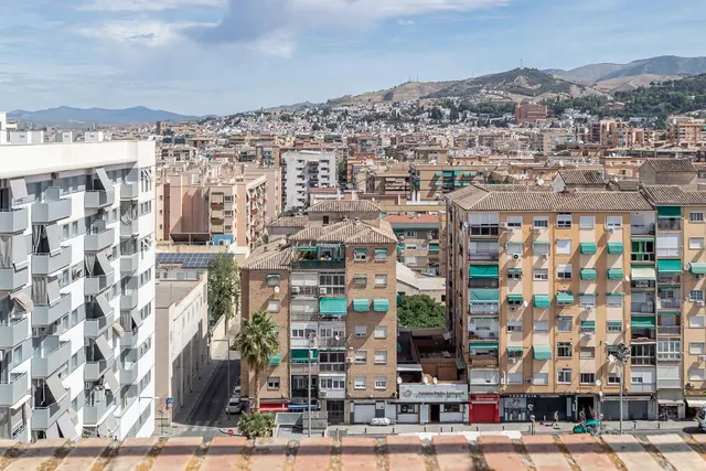 Calle Diamantino García — 23