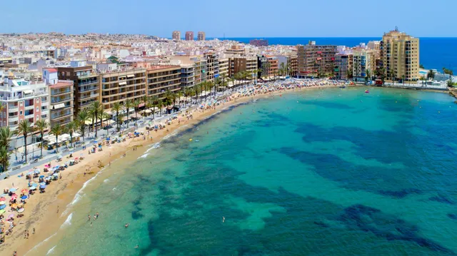 Ático de 3 dormitorios en Playa del Cura, Torrevieja. — 40