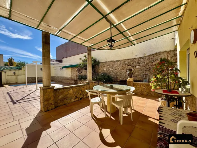 ¡Casa de pueblo con múltiples posibilidades en el centro de  - foto 2