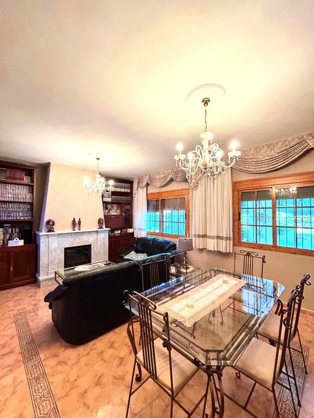✨ ¡CHALET EN CASTILBLANCO DE LOS ARROYOS – UNA JOYA EN PLENA