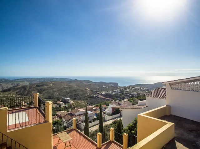 VILLA AUTÉNTICA ESPAÑOLA CON IMPRESIONANTE VISTA PANORÁMICA AL MAR — 25