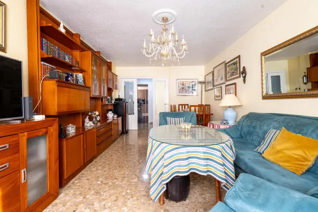 Amplia vivienda centrica en una de las mejores zonas de Almeria — 10