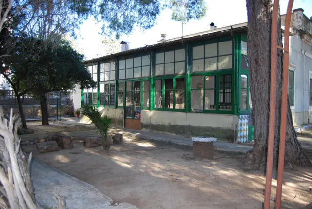 CHALET EN VENTA CON AMPLIA PARCELA EN LA POBLACION DE NAVAJAS — 2
