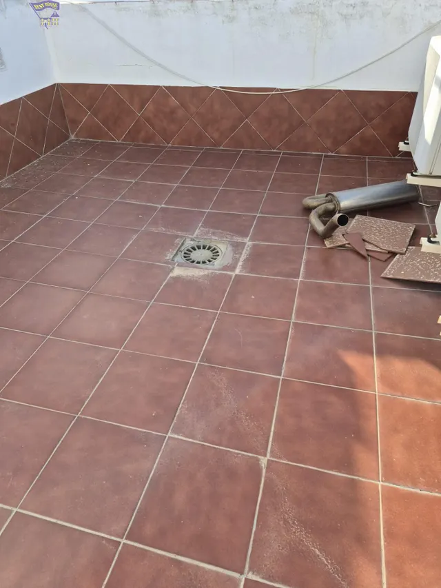 SE VENDE UNIFAMILIAR EN ZONA DEL PORTICHUELO — 29