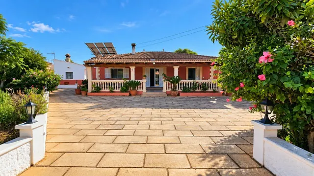 Encantadora casa de una sola planta con apartamento independiente en Bunyola — 38