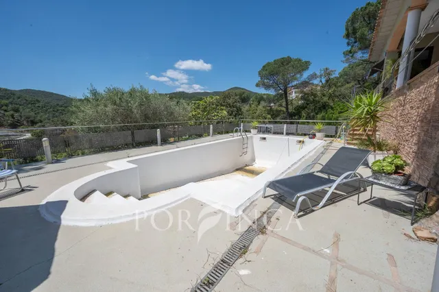 Encantadora villa con piscina y vistas panorámicas en Calonge Costa Brava — 8