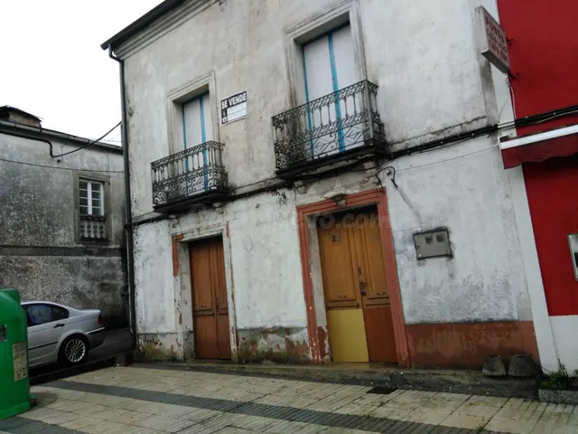 Casa-Chalet en Venta en Baralla (Casco Urbano) Lugo