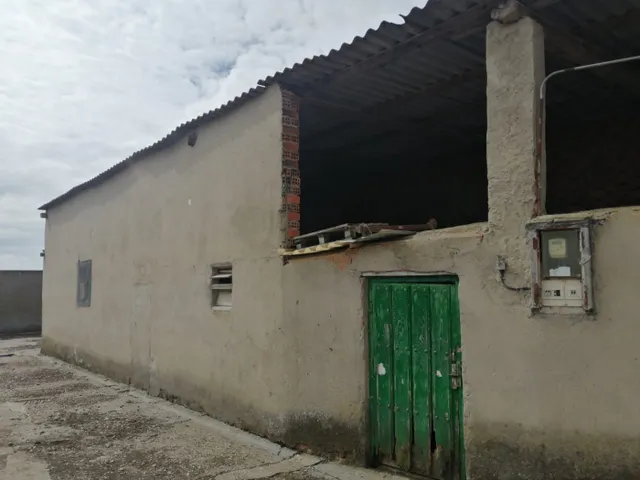 VENTA INMUEBLE/SOLAR EN ZAMORA ZONA ALTO DE SAN ISIDRO UBICADO EN ESQUINA... — 2