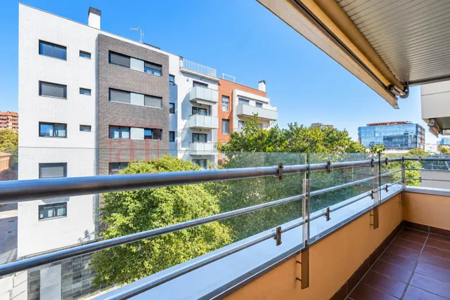 Piso de obra seminueva en poblenou — 2
