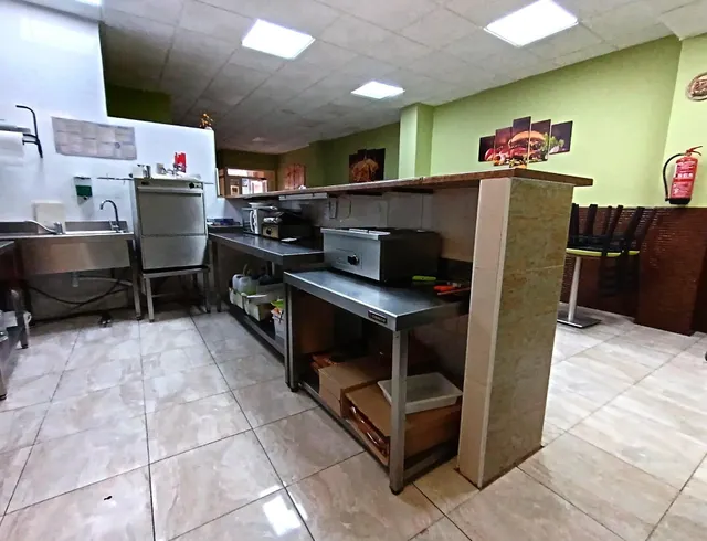 Local y vivienda en planta alta en Ceutí — 2