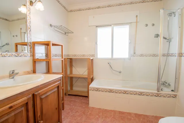 Venta de chalet en las mogarizas con 1125 metros de parcela urbano — 31