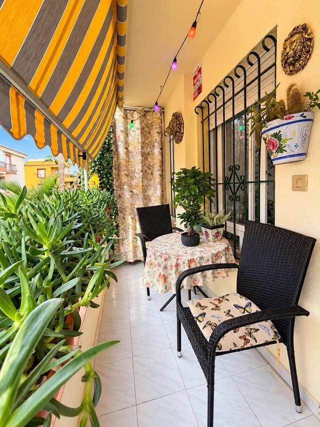 Apartamento de 2 dormitorios con terraza en Mar Azul, Torrevieja — 10