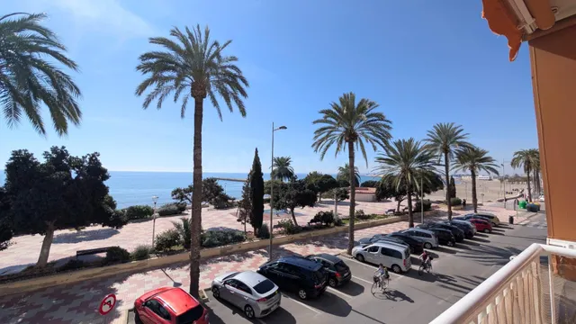 ¡ UNA VIVIENDA ÚNICA EN PRIMERA LÍNEA DONDE CADA AMANECER FR - foto 2