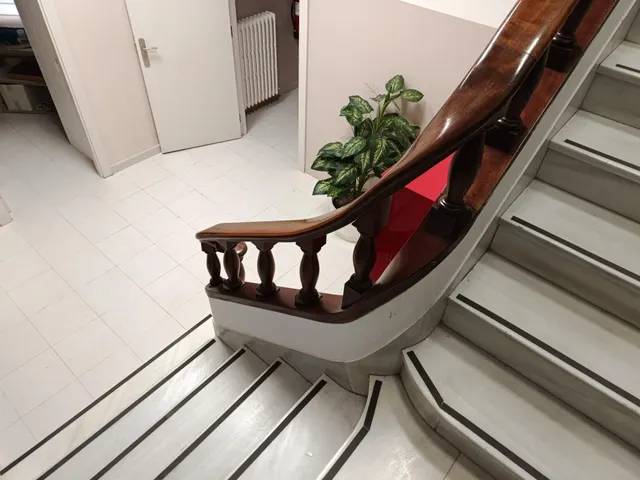 Local de grandes dimensiones en la Plaça Major de Manresa — 15