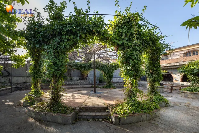 Terreno urbanizable, actualmente hay un restaurante. — 47