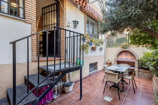 Casa en Ogijares con piscina comunitaria. — 13