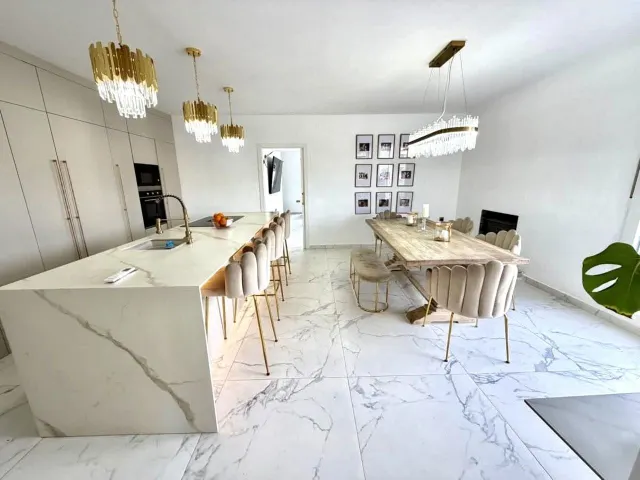 VILLA DE 6 DORMITORIOS Y 2 BAÑOS EN ORIHUELA COSTA (VILLAMARTIN) — 11