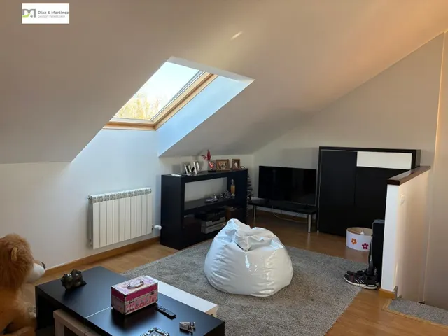 CHALET PAREADO  PRÓXIMO A ESPACIO LEÓN — 25