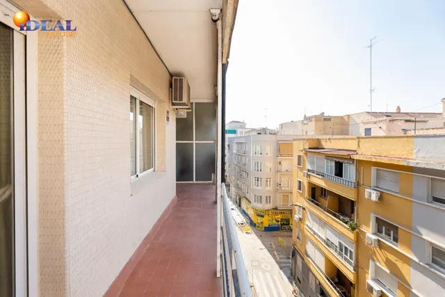 PISO EN PLENO CENTRO JUNTO RECOGIDAS — 2