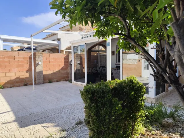 Chalet Independiente en La Florida - Espacio, Comodidad y Op - foto 3