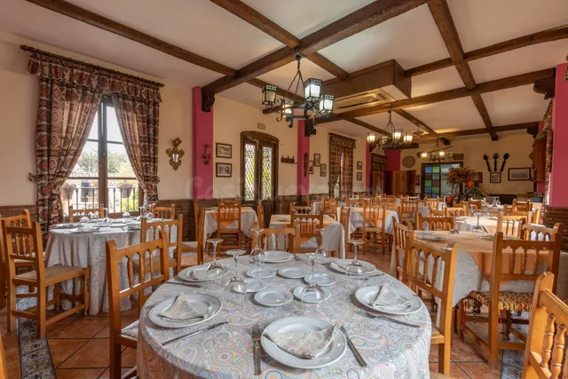 ¡¡¡¡CHALET CON RESTAURANTE EN PLENO FUNCIONAMIENTO, IDEAL PA - foto 4