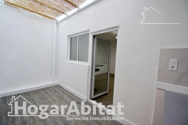 AMPLIA Y BONITA CASA REFORMADA CON 2 TERRAZAS — 45