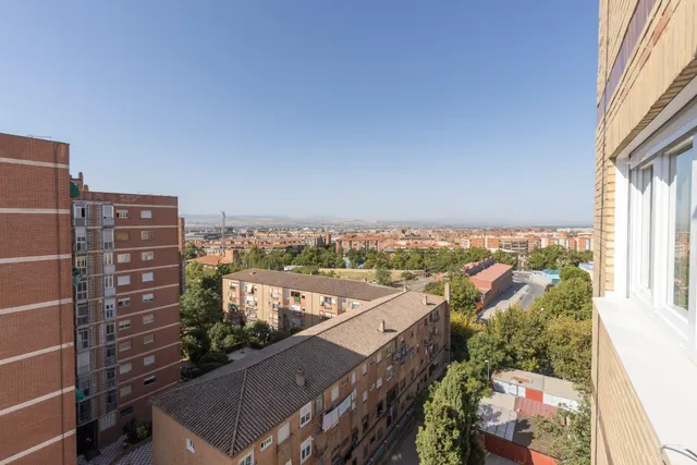 Piso reformado con terraza y vistas a sierra nevada — 34