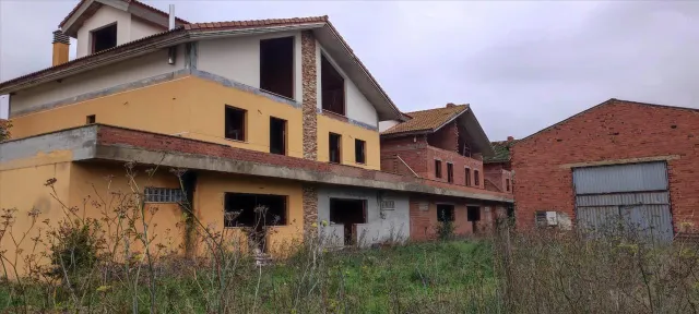 OBRA PARADA EN VILLA DE SOTO — 6