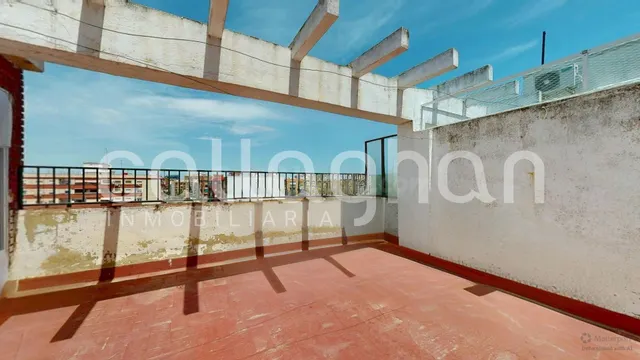 Ático con terraza en Malilla: una oportunidad única para cre - foto 3