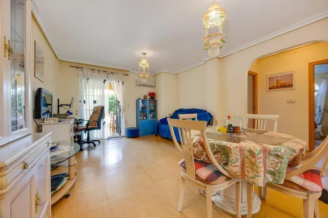 Bungalow en planta baja con amplio jardín privado y aparcamiento en Cabo Roig — 19