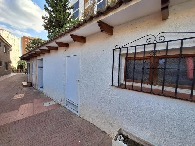 Imponente Chalet en Garbinet, Alicante - Oportunidad Única — 16