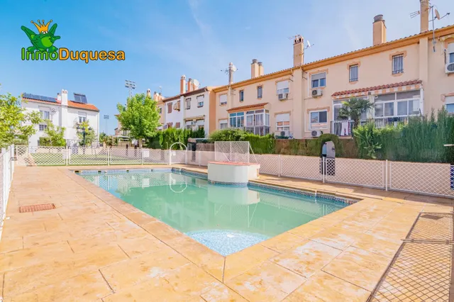 Casa adosada en lomalinda - Ogijares (Con piscina comunitari