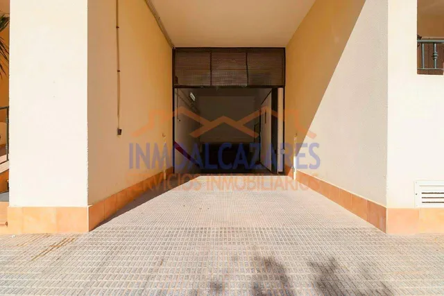 Plaza de garaje cerrada situada en la calle río deva, en la plaza 525, los narejos — 7