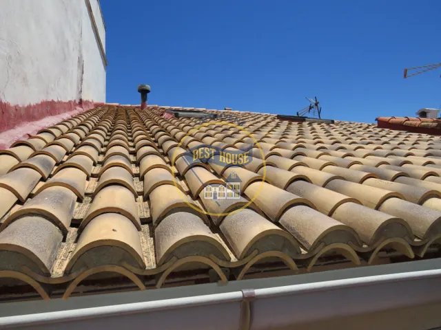 EXCLUSIVA CASA EN EL CASCO ANTIGUO DE MONTESA — 25