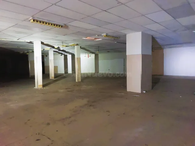 OPORTUNIDAD PARA INVERSORES Y CADENAS: MACROLOCAL DE 864 M2 UTILIDAD REAL EN LA AV. DE SANTIAGO (OURENSE) — 5