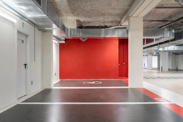 Parking de moto 3m² en alquiler - Zona Avinguda Barcelona — 37