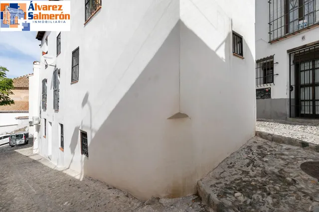 Casa unifamiliar reformada. — 24