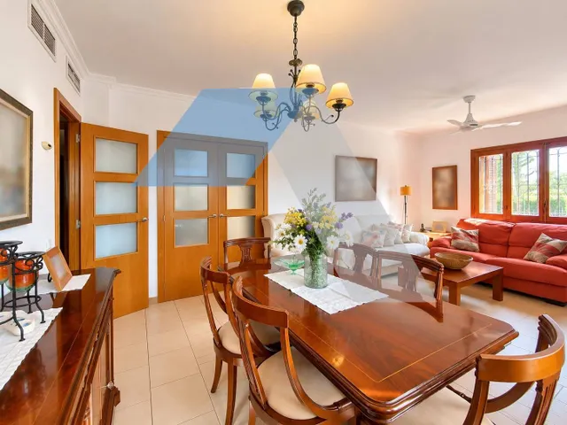 Chalet en parcela urbana con piscina privada en san vicente del raspeig — 6