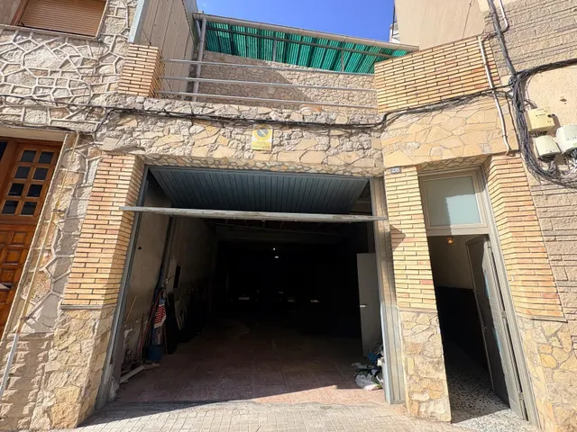 Fantastica Casa en Santa Margarida de Montbui  con almacen muy amplio y  dos terrazas solarium. — 38