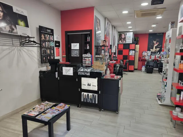 Local comercial en funcionamiento en Collado Mediano