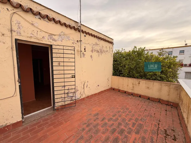 Casa de dos plantas con patio y terraza en El Monumento, San Juan de Aznalfarache — 19