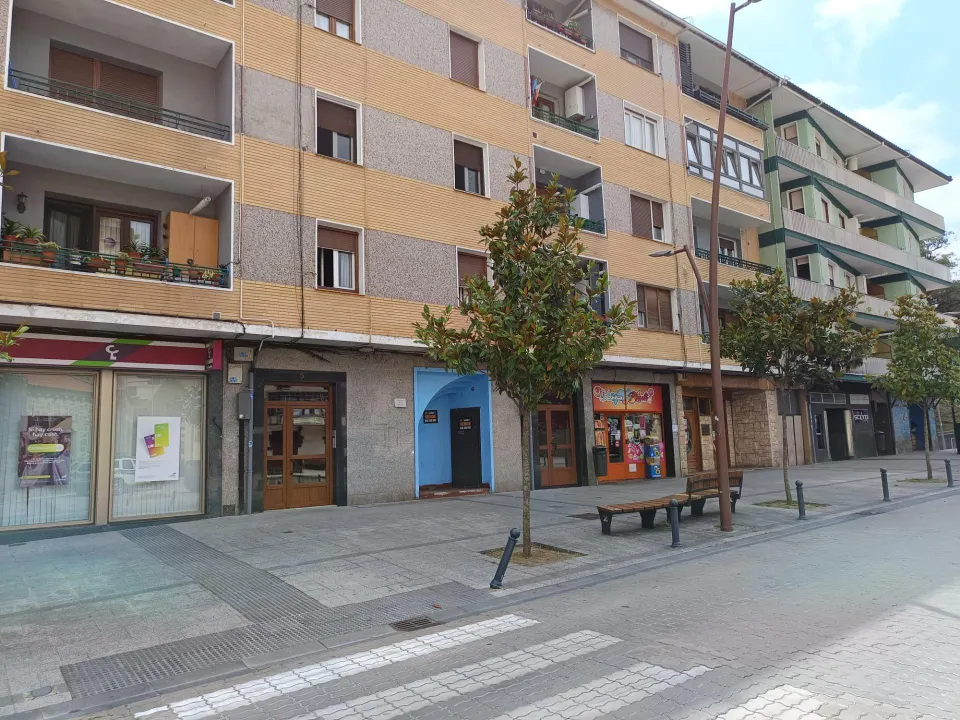 Venta local comercial en el centro de Zalla