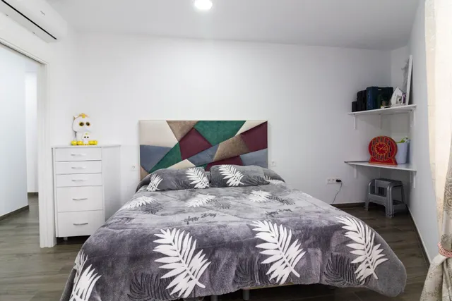 VIVIENDA CON NEGOCIO EN ABANILLA. — 20