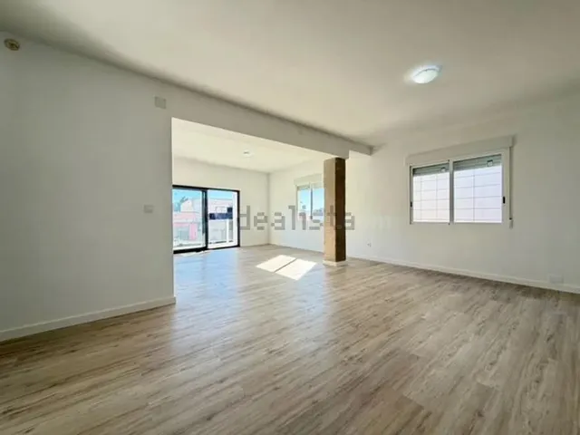 Piso de 3 dormitorios con Solárium céntrico en San Pedro del - foto 2