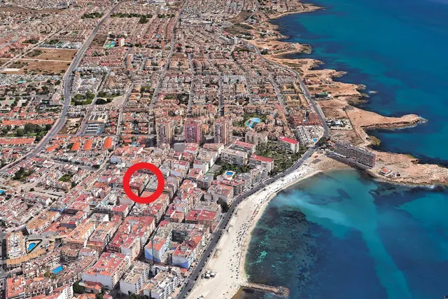 Apartamento reformado y espacioso (aprox. 101 m2 - 1.ª planta) con balcón orientado al sureste ¡y a tan solo 175 m de la Playa de los Locos! — 43