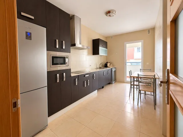 ¡piso en el recinto ferial de Los Barrios! — 2