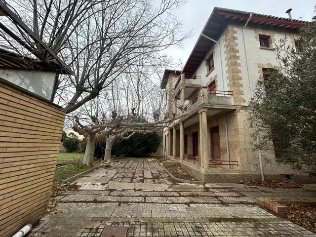 Casa palacio con parcela de 4500 m2 en Peralta — 10