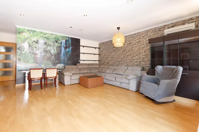 APARTAMENTO EN EL CENTRO DE TORREVIEJA CON GARAJE Y TRASTERO — 2