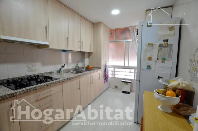 Gran amplitud y luminosidad en este piso exterior con terraza en urbanización vallada — 6