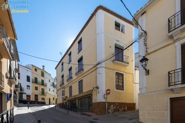Espectacular edificio a 3 calles con vivienda y locales comerciales en pleno centro de Alhama de Gr — 5